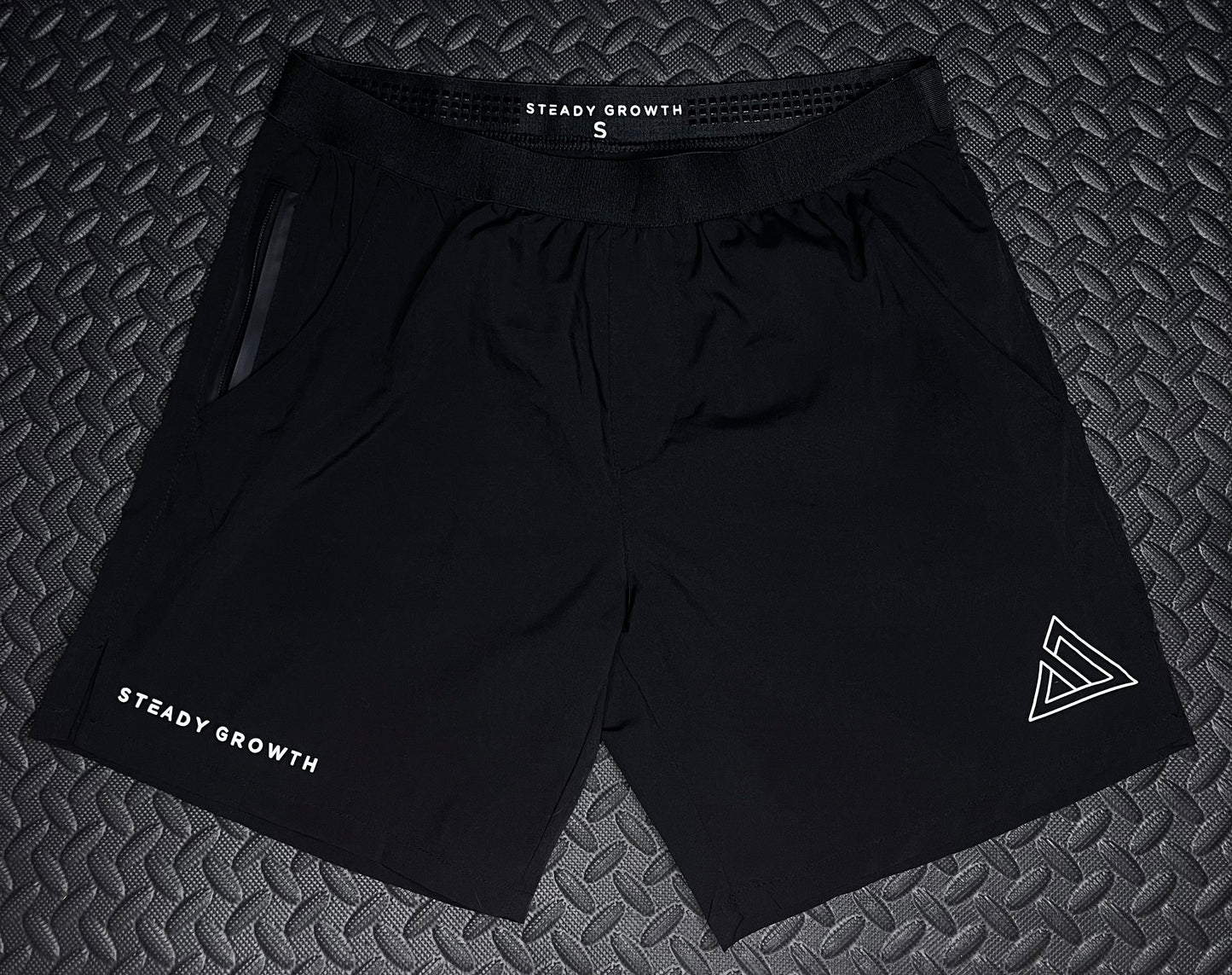 MOVEMENT SHORTS